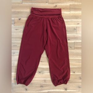 lululemon capri jogger pant